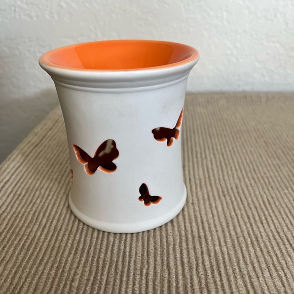 2/$8 Scentsy wall warmer - Picture 3 of 4